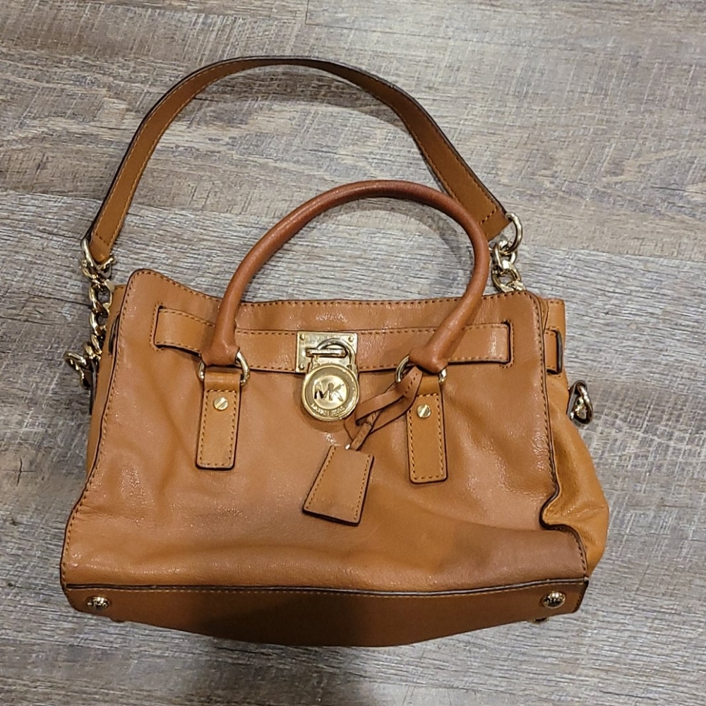 Tan Michael Kors handbag with gold chain